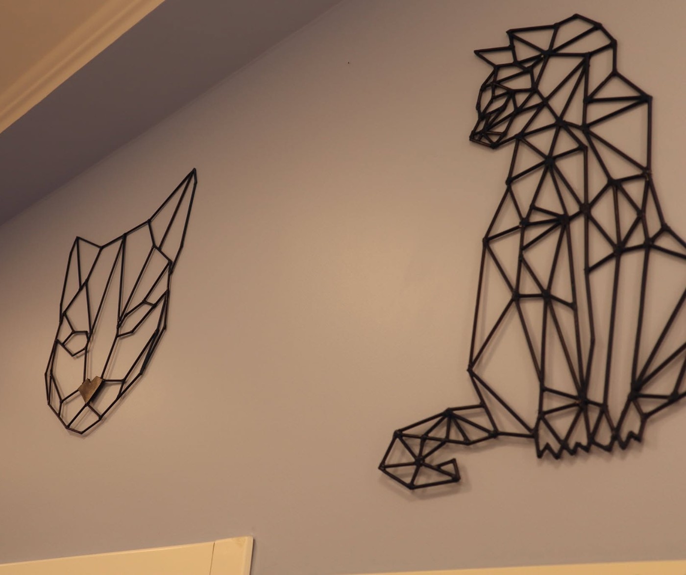 Decoração com gatos e cães na Argus Clínica Veterinária